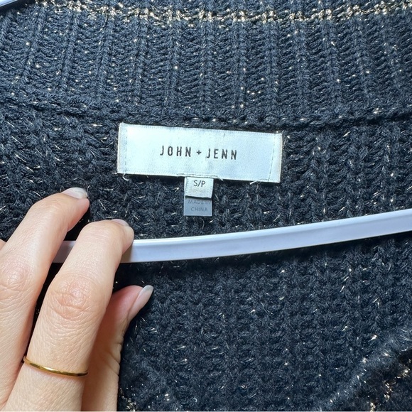 John + Jenn‎ Black & Gold Chunky Knit V-Neck Oversize Sweater Size Small - Picture 6 of 6